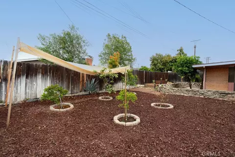 Exterior - 25 Dale Ln, Redlands, CA 92373 photo 6 of 7