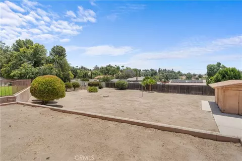 Exterior - 33227 Avenue D, Yucaipa, CA 92399 photo 9 of 11