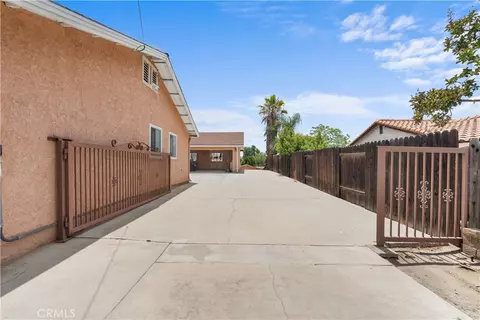 Exterior - 33227 Avenue D, Yucaipa, CA 92399 photo 1 of 11