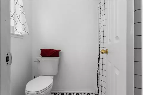 Bath - 33227 Avenue D, Yucaipa, CA 92399 photo 1 of 2