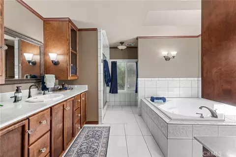 Bath - 5545 Tower, Riverside, CA 92506 photo 4 of 7