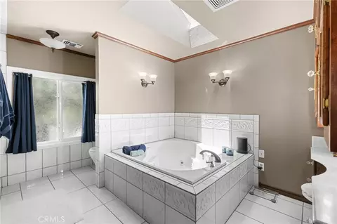 Bath - 5545 Tower, Riverside, CA 92506 photo 5 of 7