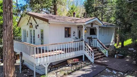 28975 Alder Ter, Cedar Glen, CA 92321