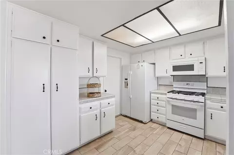 Kitchen - 6567 Carioca Ln, Riverside, CA 92506 photo 2 of 4