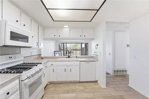 Kitchen - 6567 Carioca Ln, Riverside, CA 92506 photo 3 of 4