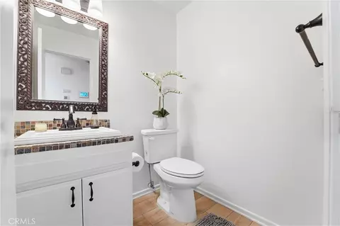 Bath - 6567 Carioca Ln, Riverside, CA 92506 photo 1 of 3