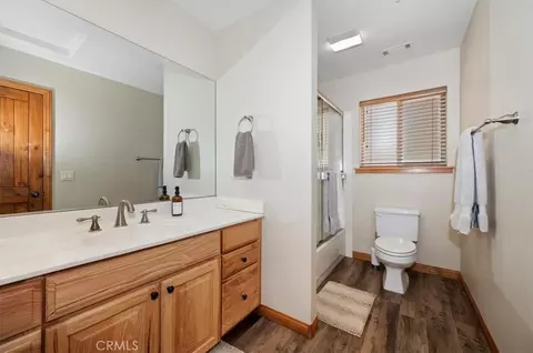 Bath - 745 Summit Blvd, Big Bear Lake, CA 92315 photo 4 of 4