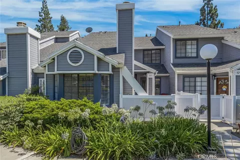 317 Monroe Ct, Azusa, CA 91702