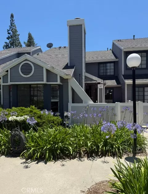 317 Monroe Ct, Azusa, CA 91702