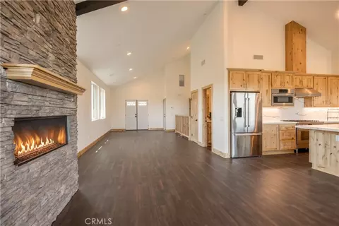 Living - 851 Madera, Lake Arrowhead, CA 92352 photo 2 of 9