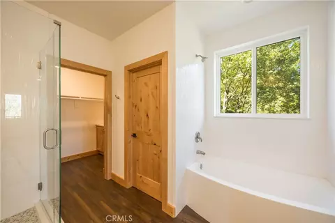 Bath - 851 Madera, Lake Arrowhead, CA 92352 photo 1 of 6