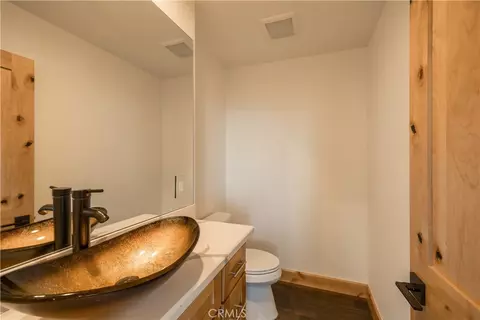 Bath - 851 Madera, Lake Arrowhead, CA 92352 photo 2 of 6
