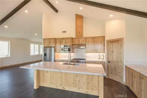 Kitchen - 851 Madera, Lake Arrowhead, CA 92352 photo 1 of 3