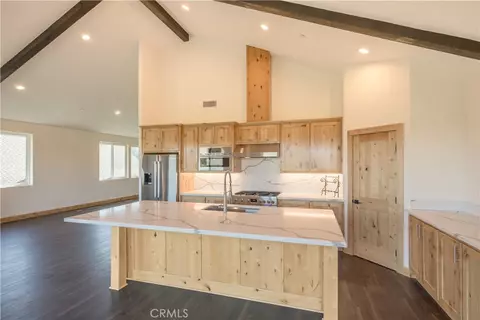 Kitchen - 851 Madera, Lake Arrowhead, CA 92352 photo 1 of 3