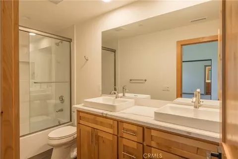 Bath - 851 Madera, Lake Arrowhead, CA 92352 photo 5 of 6