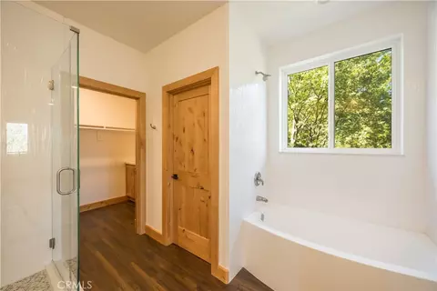Bath - 851 Madera, Lake Arrowhead, CA 92352 photo 1 of 6