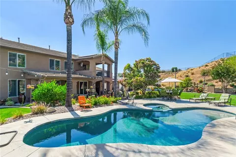 Exterior - 13165 Maplewood, Yucaipa, CA 92399 photo 11 of 15