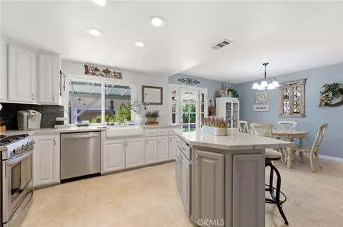 Kitchen - 27803 Rainbow Ln, Highland, CA 92346 photo 2 of 7