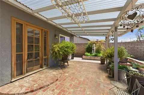 Exterior - 27803 Rainbow Ln, Highland, CA 92346 photo 19 of 22