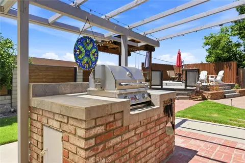 Exterior - 27803 Rainbow Ln, Highland, CA 92346 photo 16 of 22