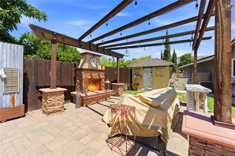 Exterior - 27803 Rainbow Ln, Highland, CA 92346 photo 17 of 22