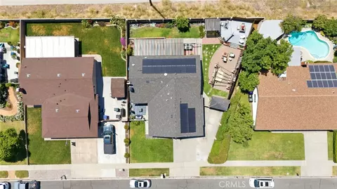 View/Area - 27803 Rainbow Ln, Highland, CA 92346 photo 6 of 9