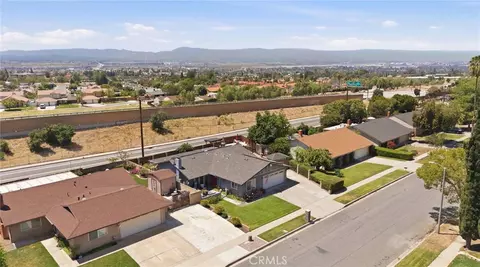 View/Area - 27803 Rainbow Ln, Highland, CA 92346 photo 5 of 9