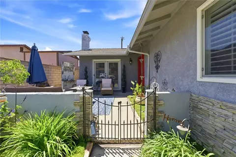 Exterior - 27803 Rainbow Ln, Highland, CA 92346 photo 14 of 22