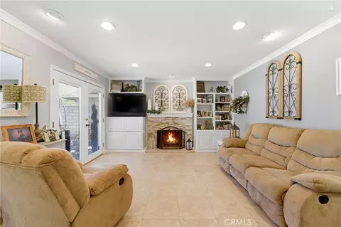 Living - 27803 Rainbow Ln, Highland, CA 92346 photo 2 of 3