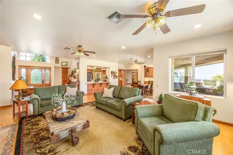 Living - 35102 Persimmon, Yucaipa, CA 92399 photo 4 of 6