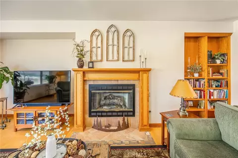 Living - 35102 Persimmon, Yucaipa, CA 92399 photo 3 of 6