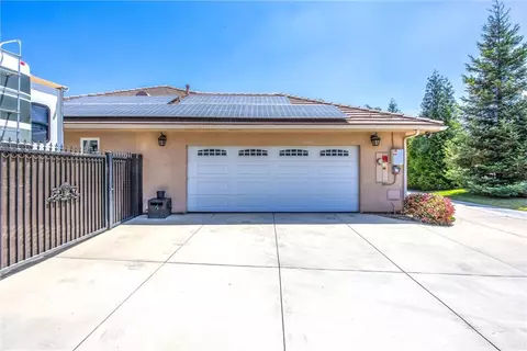 Exterior - 35102 Persimmon, Yucaipa, CA 92399 photo 13 of 15