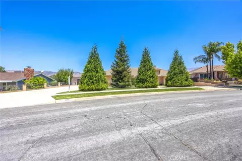 Exterior - 35102 Persimmon, Yucaipa, CA 92399 photo 14 of 15
