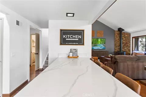 Kitchen - 26561 Thunderbird, Lake Arrowhead, CA 92352 photo 8 of 8