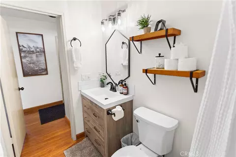 Bath - 26561 Thunderbird, Lake Arrowhead, CA 92352 photo 6 of 6
