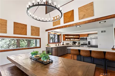 Dining - 26561 Thunderbird, Lake Arrowhead, CA 92352 photo 3 of 3