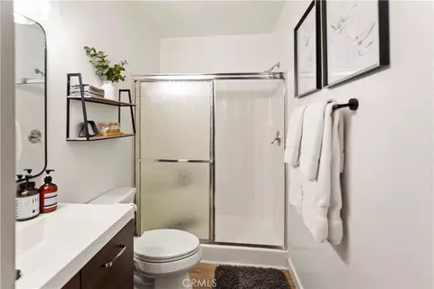 Bath - 26561 Thunderbird, Lake Arrowhead, CA 92352 photo 2 of 6