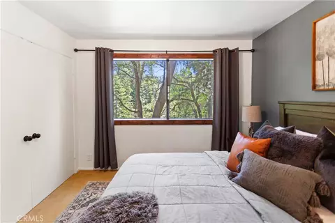 Bedroom - 26561 Thunderbird, Lake Arrowhead, CA 92352 photo 11 of 12