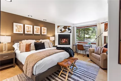 Bedroom - 26561 Thunderbird, Lake Arrowhead, CA 92352 photo 1 of 12