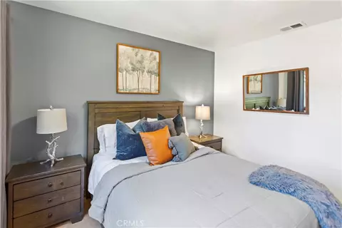 Bedroom - 26561 Thunderbird, Lake Arrowhead, CA 92352 photo 10 of 12