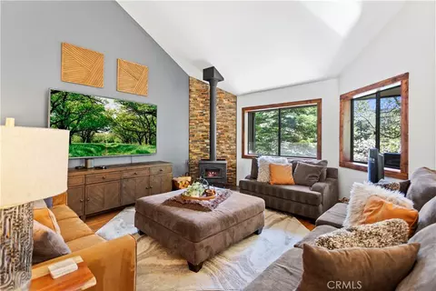 Living - 26561 Thunderbird, Lake Arrowhead, CA 92352 photo 5 of 5