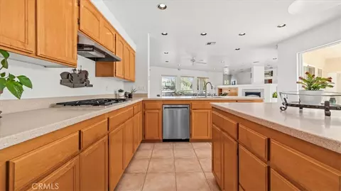 Kitchen - 6976 Cataba, Oak Hills, CA 92344 photo 3 of 4