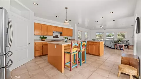 Kitchen - 6976 Cataba, Oak Hills, CA 92344 photo 4 of 4