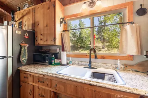 Kitchen - 40203 Dream, Big Bear Lake, CA 92315 photo 4 of 4