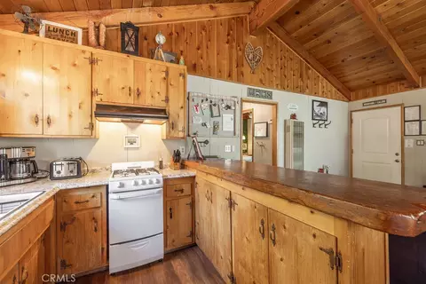Kitchen - 40203 Dream, Big Bear Lake, CA 92315 photo 3 of 4