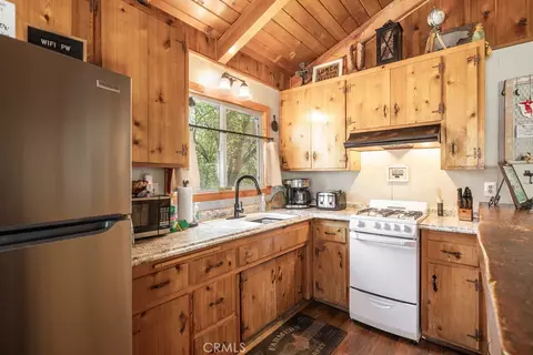 Kitchen - 40203 Dream, Big Bear Lake, CA 92315 photo 1 of 4