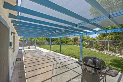 Exterior - 1171 Canyon View Ln, Colton, CA 92324 photo 9 of 12