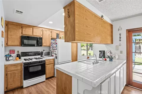 Kitchen - 1171 Canyon View Ln, Colton, CA 92324 photo 1 of 5