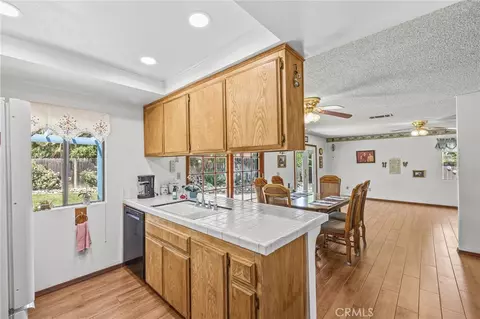 Kitchen - 1171 Canyon View Ln, Colton, CA 92324 photo 3 of 5