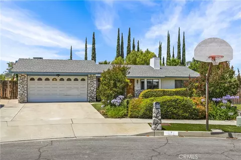 1171 Canyon View Ln, Colton, CA 92324